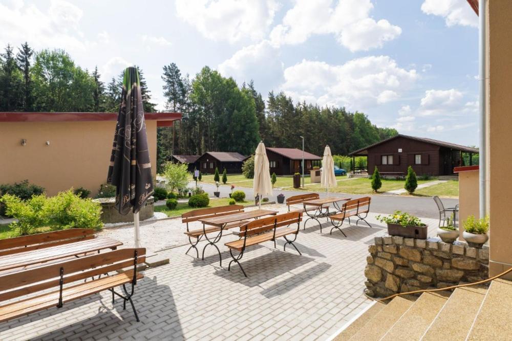 Camping La Provence Velka Hledsebe Exterior foto